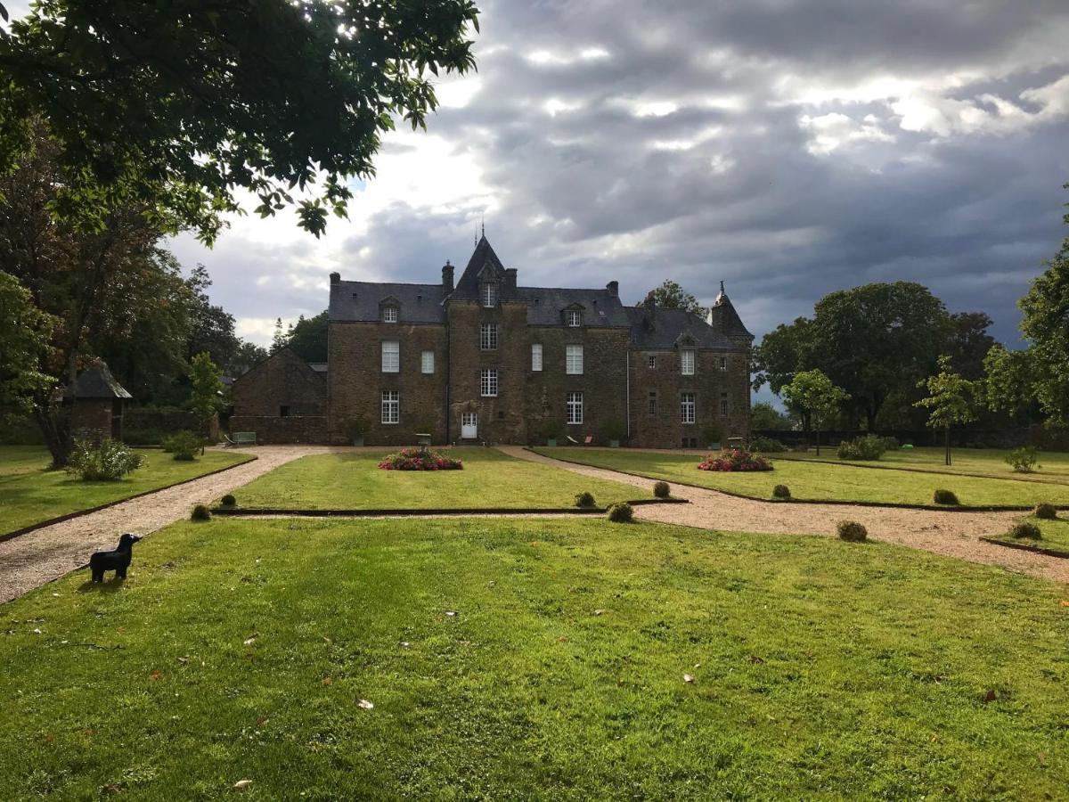 Chateau De Cadouzan Saint-Dolay 외부 사진